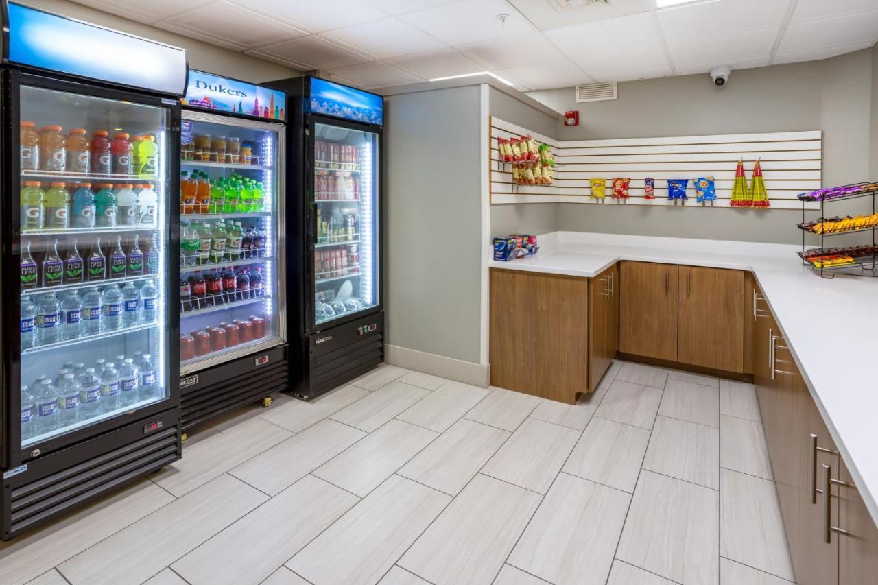 索尔兹伯里德尔马智选假日套房酒店 外观 照片